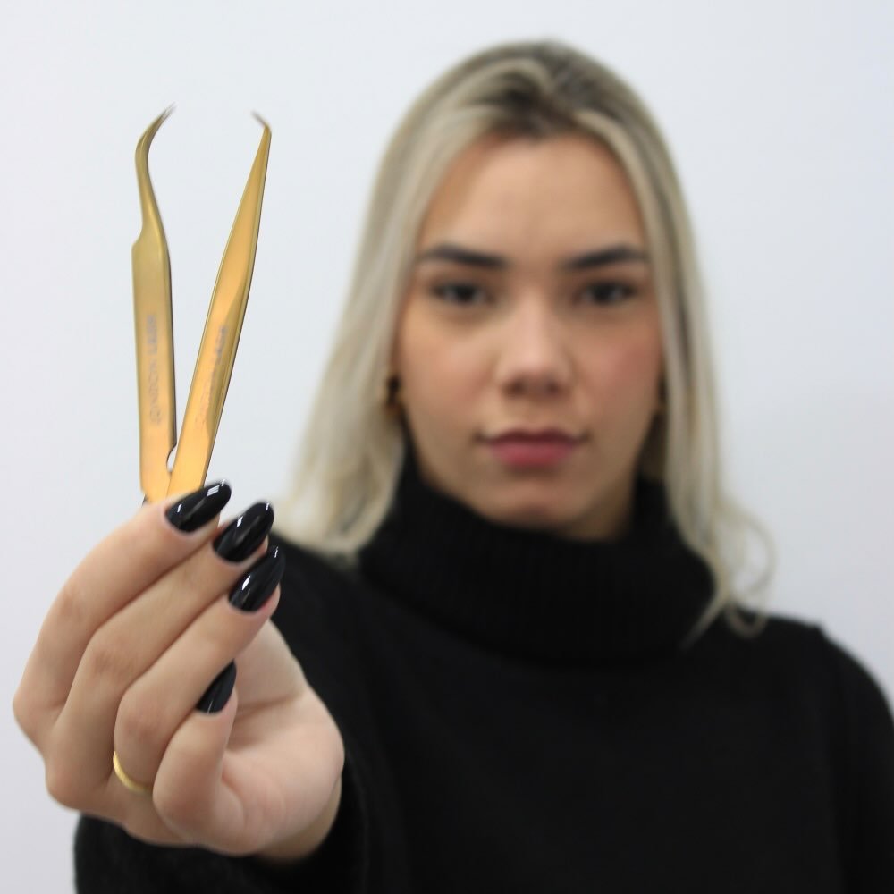 Ana Lara — Lash Designer