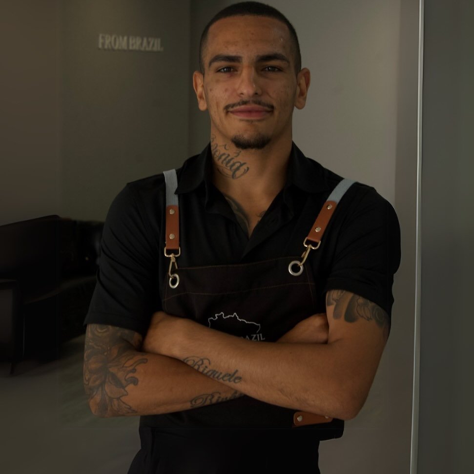 Vitor Felipe — Barbeiro & Depilação Nasal